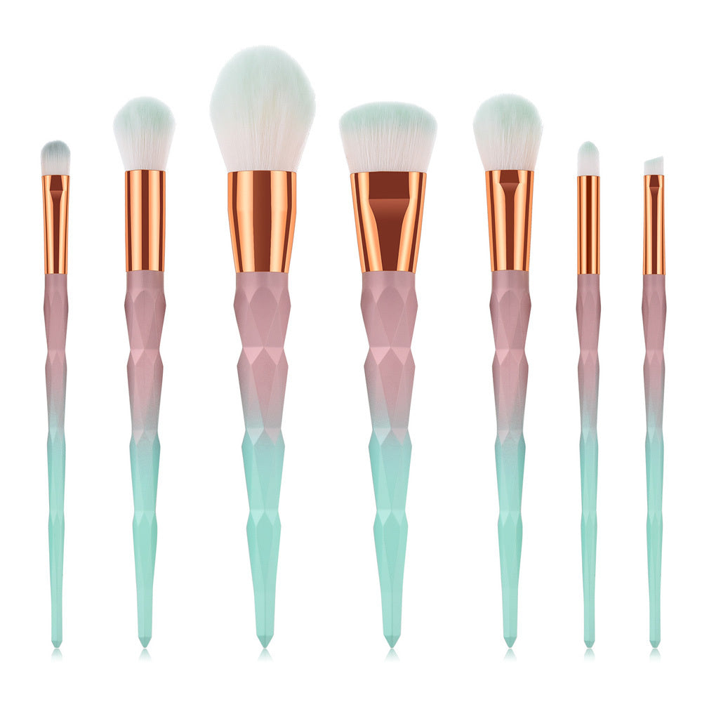 Gradient diamond makeup brush