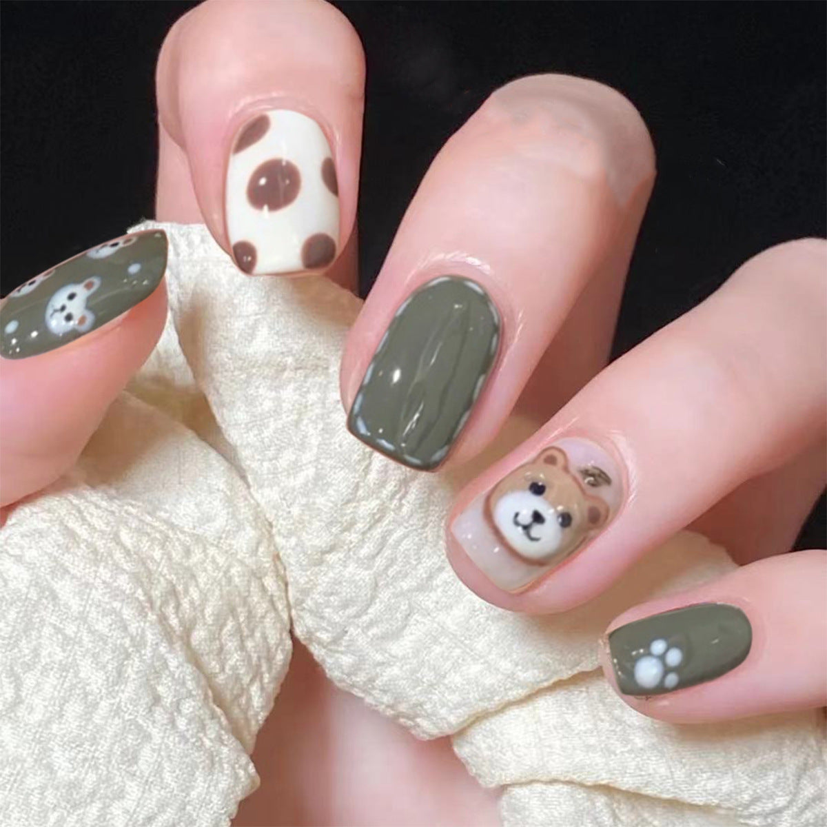 Olive Green Cute Bear Wear Finished Nail Beauty Fake Nails Nail Stickers Nail Patch Removable Nail Tip